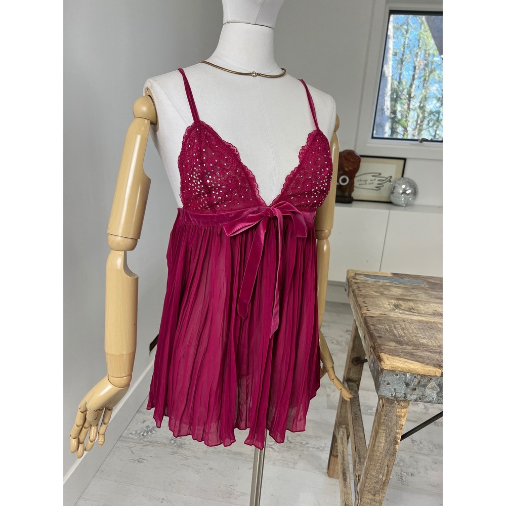 Victoria's Secret Lace Pleated Babydoll Chemise Slip Medium‎